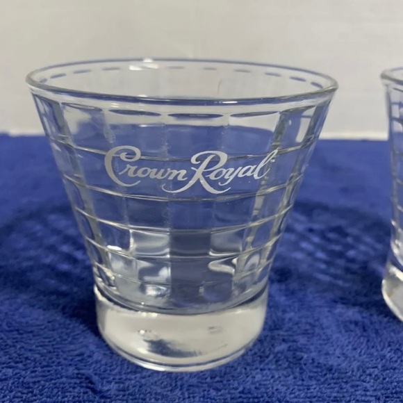 Crown Royal Whisky Glasses Set Of 2 - Rocks Glass - Whisky Tumbler - Picture 4 of 9